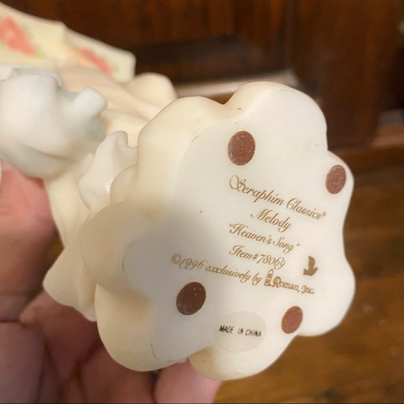 Roman Angel Figurine - Picture 5 of 5